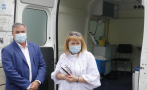 Ангел Кунчев проследи как ваксинират ромите в Харманли: Работя нормално със служебния кабинет (СНИМКИ)