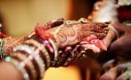 УНИКУМ: В Индия булка почина по време на сватбата си, след което младоженецът се ожени за...