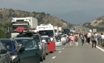 ТАПА ПО ПЪТЯ ЗА ГЪРЦИЯ: Километрични опашки от коли, колоната не се движи вече 2 часа