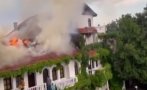 Изгорял е покривът на пламналия хотел до Созопол Изгорял е покривът на пламналия хотел до Созопол