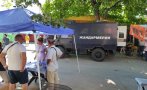 Опит за сплашване на симпатизанти на ГЕРБ – жандармерия паркира до предизборните шатри на партията (СНИМКИ)