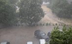 Жестока буря връхлетя столичния квартал 