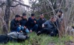 Заловиха още 18 мигранти да се разхождат из София