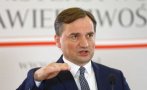 Министър скандализира ЕС: Полша няма да е постоянно в ЕС