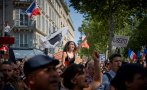 Франция се готви за протести срещу новите ограничителни COVID мерки
