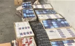 Митничари спипаха контрабандни цигари, укрити в картини Митничари спипаха контрабандни цигари, укрити в картини