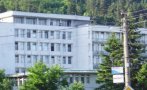 НА ЗЕЛЕНО УЧИЛИЩЕ: Приеха 14 деца с хранително натравяне в болницата в Разлог