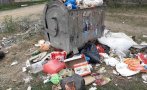 Севлиевско село затъна в боклуци, има риск от разпространение на зарази (СНИМКИ)