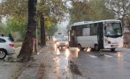 ОТ ПОСЛЕДНИТЕ МИНУТИ: Катастрофа с автобус затапи пловдивски булевард