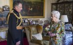 Кралица Елизабет II отново изпълнява официалните си ангажименти