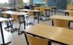 ЗАРАДИ ПАРИ: Учители месеци наред пишат оценки на починало момиче