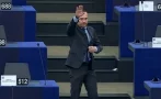 СТРАШЕН СКАНДАЛ: Нацистки поздрав на Ангел Джамбазки взриви Европарламента (ВИДЕО)
