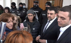 ПЪРВО В ПИК TV: Скандал пред парламента с майките от 