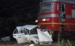 Шофьор се разби във влак на жп прелез до Търговище