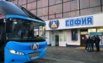 Неизвестни посегнаха на автобуса на Левски