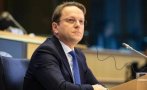 Еврокомисарят по разширяването Оливер Вархеи пристига утре у нас