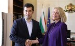 Кирил Петков се срещна с помощник-държавния секретар на САЩ Карън Донфрид