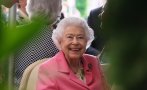 Кралица Елизабет с публична изява: 96-годишната кралица се появи с бъги на цветно изложение