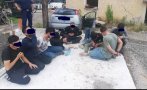 НА ГРАНИЦАТА Е ПАНАИР: Още една група мигранти заловена, този път край Перник