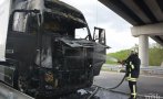 Товарен влекач изгоря след катастрофа и пожар на път Е-79
