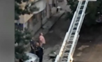 Психарка предозира, хвърля пари и бижута от тераса в квартал 