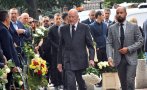 Царя, ДПС и Боби Михайлов изпратиха Камен Костадинов в последния му път - Ахмед Доган пропусна поклонението (СНИМКИ)