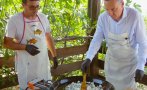 Кметът на Бургас Димитър Николов сготви чудна черноморска паеля „Света Анастасия“