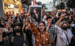 17 убити на протести в Иран заради смъртта на млада жена в полицейски арест