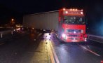 ИЗВЪНРЕДНО: Тежка катастрофа между два тира на пътя София-Ботевград, има загинал