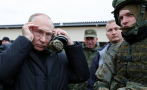 Путин лично инспектира част от мобилизираните и постреля със снайпер (ВИДЕО)