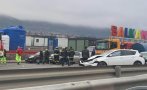 МЕЛЕ: Верижна катастрофа с 10 коли и два тира блокира Околовръстното в София (СНИМКИ)