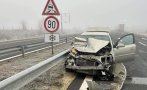Шофьор е в болница след челен удар в камион до Пловдив