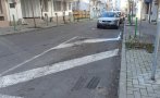 ТРАГЕДИЯ: Мъж издъхна зад волана в центъра на Бургас, заби се в паркирана кола