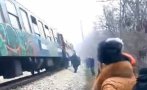 ОТ ПОСЛЕДНИТЕ МИНУТИ! Пътнически влак се запали край Плевен, пасажерите са евакуирани