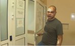 Нападнатият медик във Враца: Удряха ме с юмруци, лакти и колене - избити са ми зъби, останалите се клатят