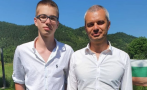 НА ТАТЕ МОМЧЕТО: Синът на Костадин Костадинов участвал в бой заради подписката за лева
