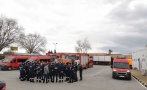 Пожарникари от цяла България поеха на мисия към почернена Турция (СНИМКИ)
