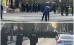 ГОРЕЩО В ПИК: Пловдив почерня от полиция! Тотална блокада на Общинския съвет, жандармерия и служители на реда пазят протеста на футболните фенове (СНИМКИ)