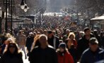 ГОРЕЩА СОЦИОЛОГИЯ: Българите очакват в близкото бъдеще още да караме на изкопаеми горива, а доларът да е водещата валута (ГРАФИКИ)