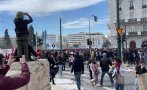Жестоки сблъсъци между полиция и протестиращи в Атина (ВИДЕО)