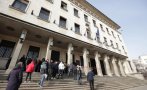 Опашки се извиха пред БНБ заради юбилейната монета на БОК