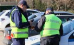 АКЦИЯ „КУПЕН ВОТ”: Полицията блокира плевенското село Буковлък (СНИМКИ)