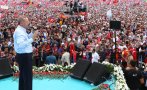 Ердоган събра огромен митинг в Истанбул, нарече главния си конкурент „пияница”
