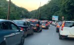 Километрични задръствания на пътя София - Перник край Владая