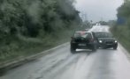ШОК НА ПЪТЯ: Пиян шофьор си играе на блъскащи колички край Хасково (ВИДЕО) ШОК НА ПЪТЯ: Пиян шофьор си играе на блъскащи колички край Хасково (ВИДЕО)