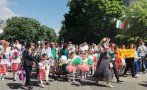 Празничното шествие за 24 май в Бургас постави рекорд