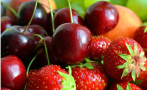 Какви са цените на черешите и ягодите?