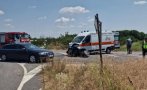 Първи кадри от жестоката катастрофа между линейка и автомобил край Сливен