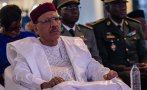 Президентът на Нигер заяви, че е заложник