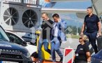 БОМБА В ПИК! Вижте как отвеждат Васил Божков от самолета (СНИМКИ)